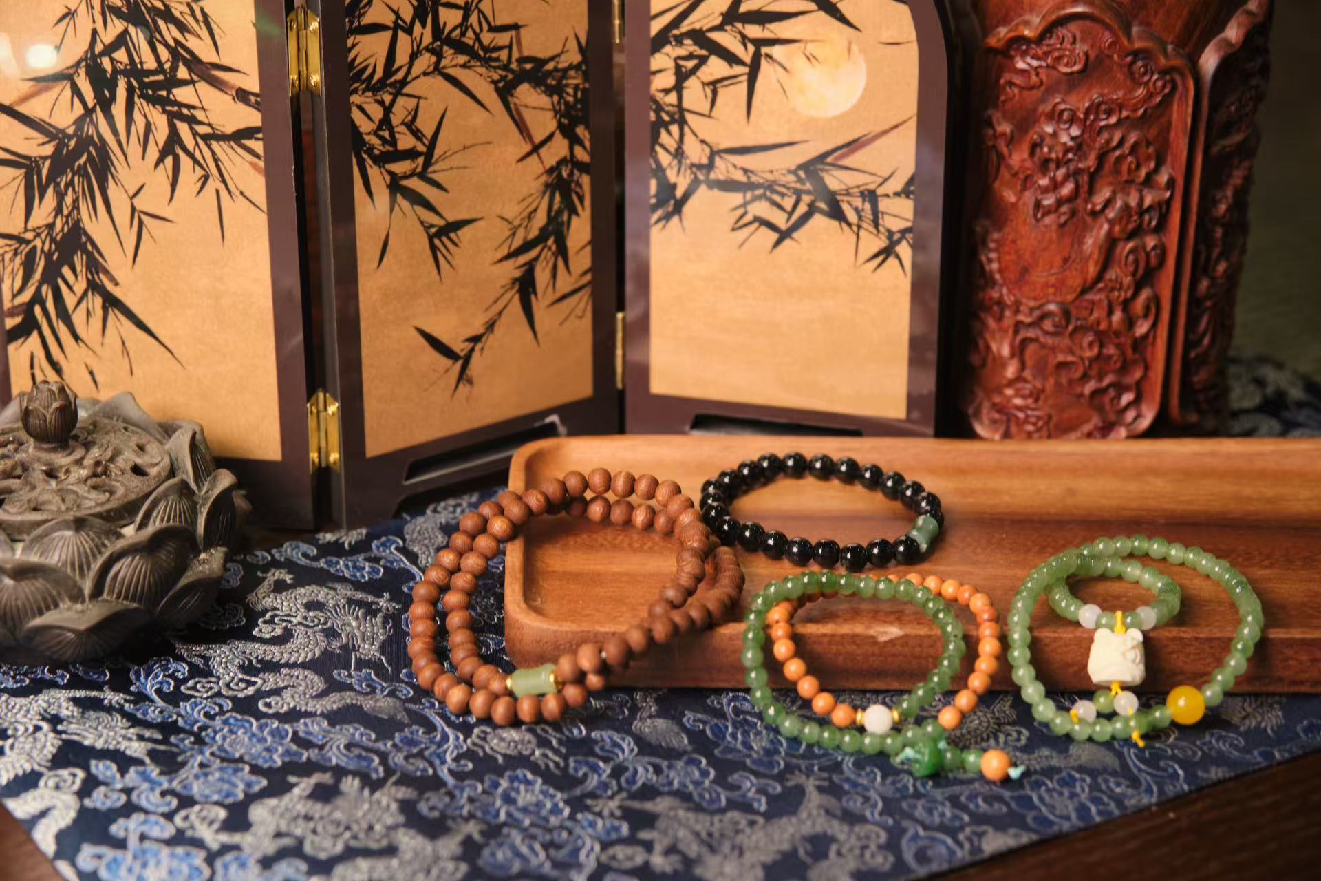 wood_and_jade_beads_combination